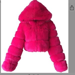 BRAND NEW Hot Pink Faux Cropped Fur Coat in Hot pink
Size: medium